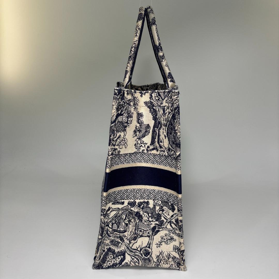 Dior Toile de Jouy Book Tote Large — view 4