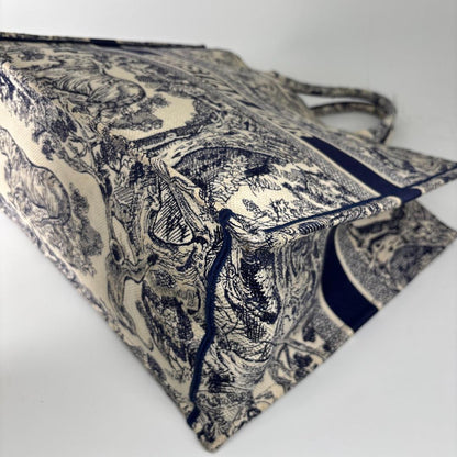 Dior Toile de Jouy Book Tote Large — view 8