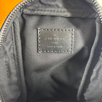 Ultra Louis Vuitton Monogram Shadow Shoulder Bag Phone Pouch