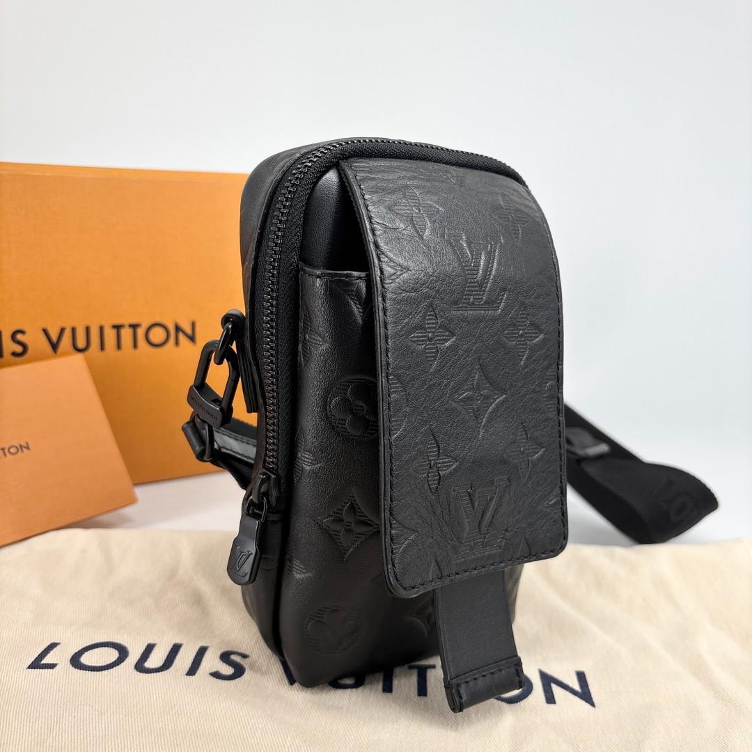 Ultra Louis Vuitton Monogram Shadow Shoulder Bag Phone Pouch
