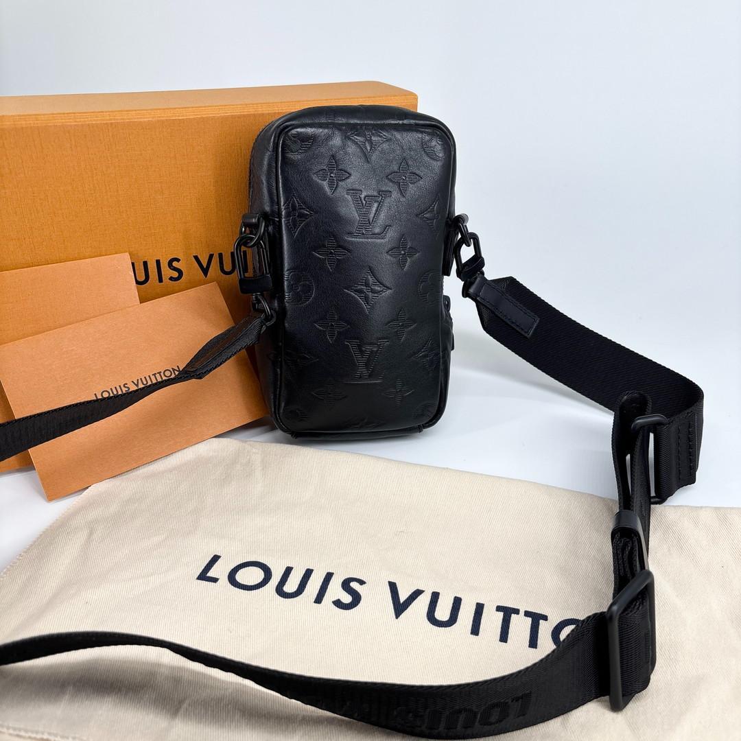 Ultra Louis Vuitton Monogram Shadow Shoulder Bag Phone Pouch