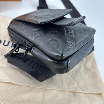 Ultra Louis Vuitton Monogram Shadow Shoulder Bag Phone Pouch