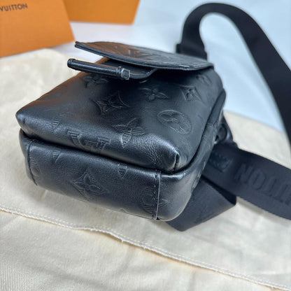 Ultra Louis Vuitton Monogram Shadow Shoulder Bag Phone Pouch