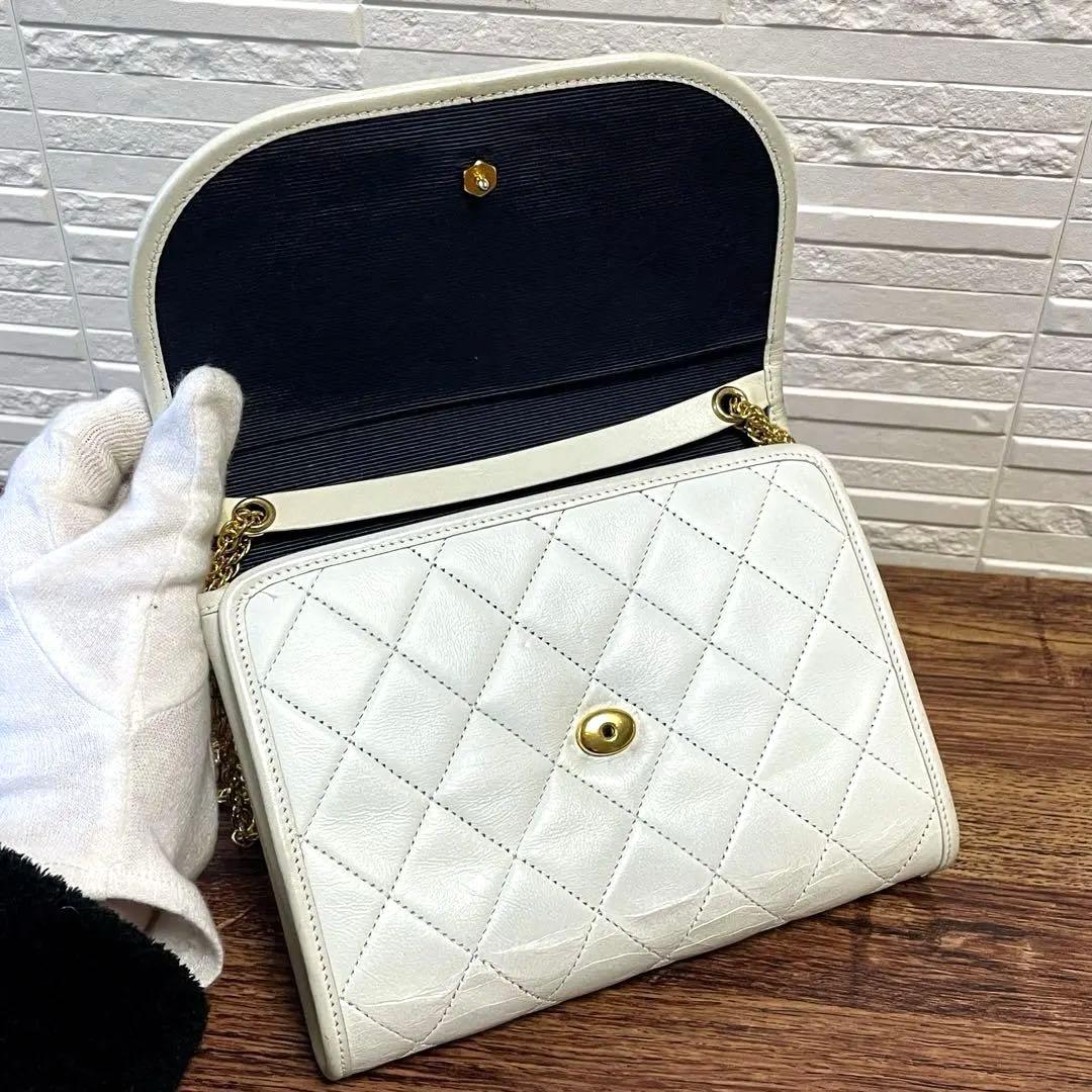 Chanel Mini Matelasse Lambskin Chain Shoulder Bag White