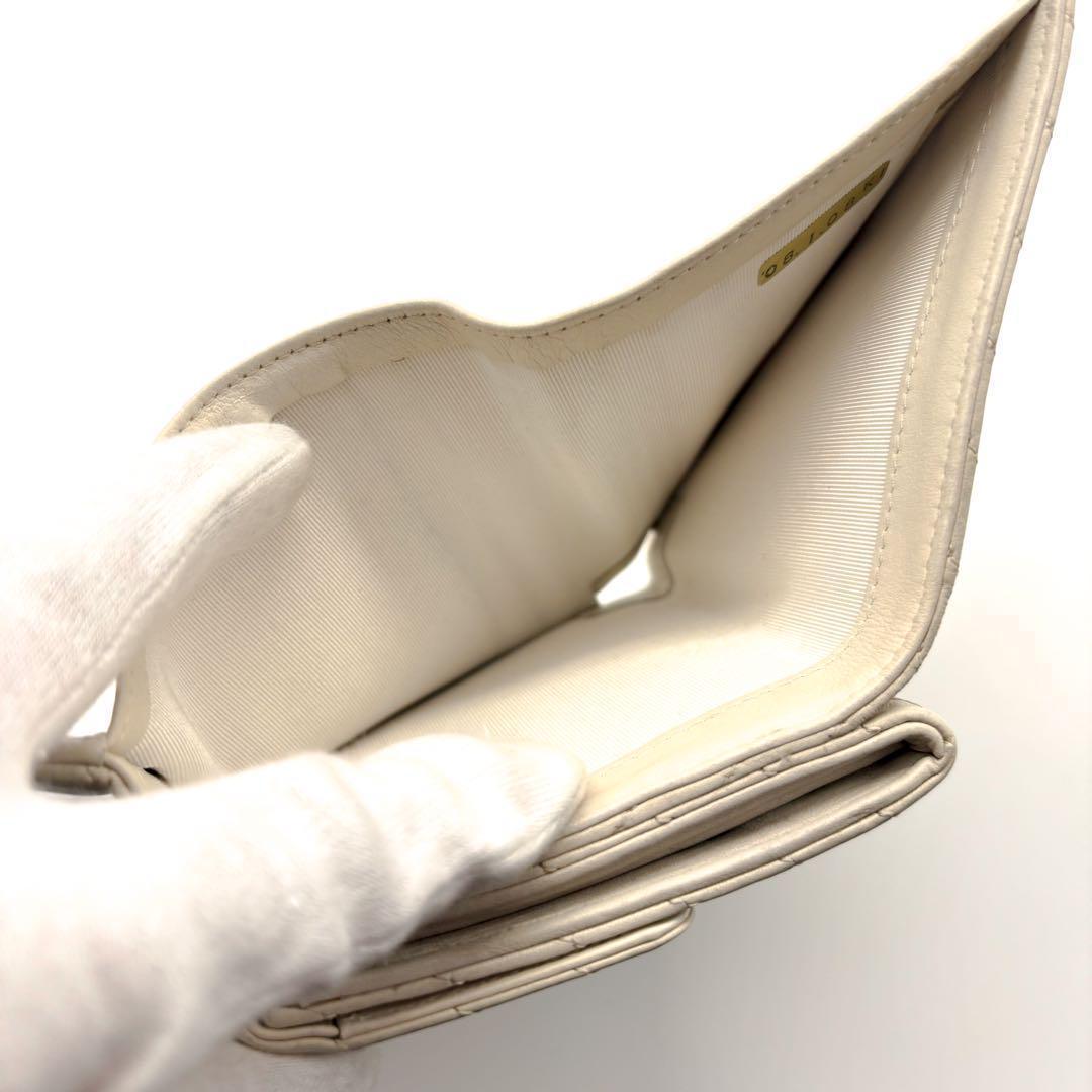 Chanel Wallet Chez Blanc Stitch Hook Trifold — view 5
