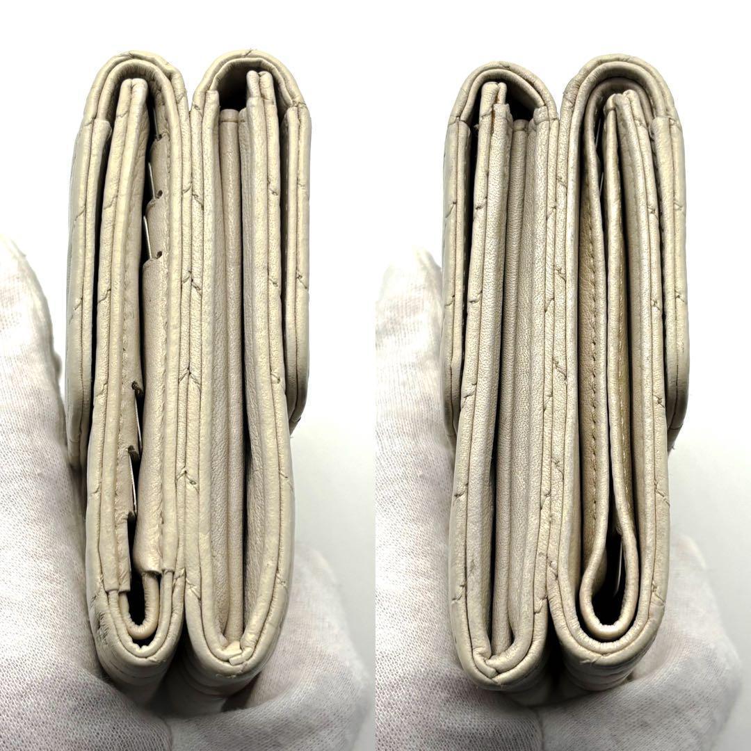 Chanel Wallet Chez Blanc Stitch Hook Trifold — view 9