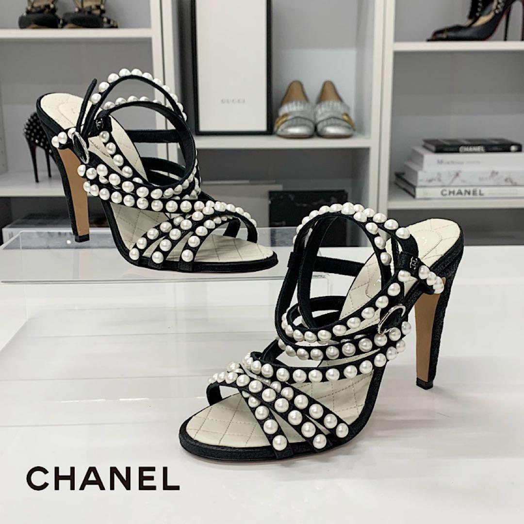 Chanel Leather CC Logo Pearl Quilted Strap Sandals Black
