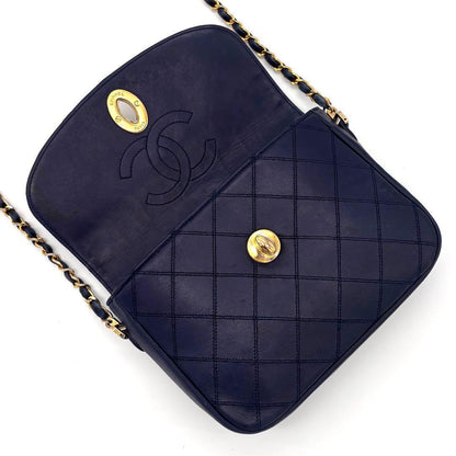 Chanel Bicolor Lambskin Chain Shoulder Bag Flap Navy — view 3