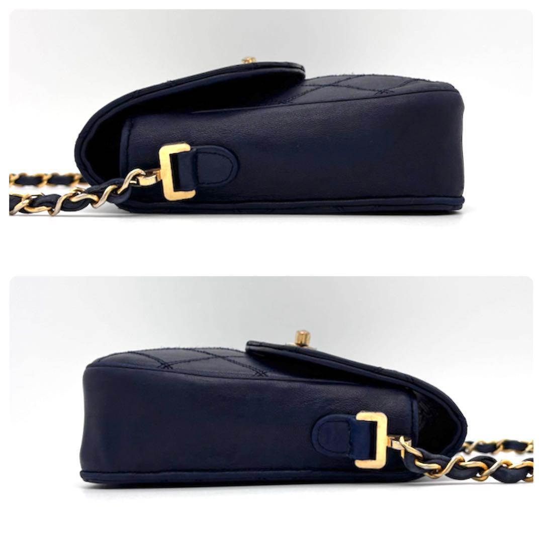 Chanel Bicolor Lambskin Chain Shoulder Bag Flap Navy — view 7