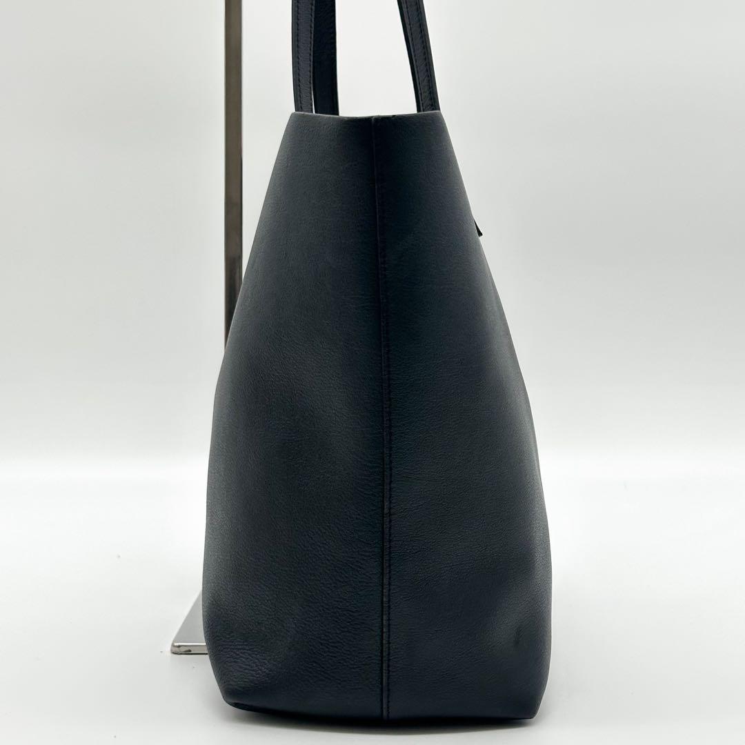 Saint Laurent Shopping Tote Cabas Leather Handbag — view 6