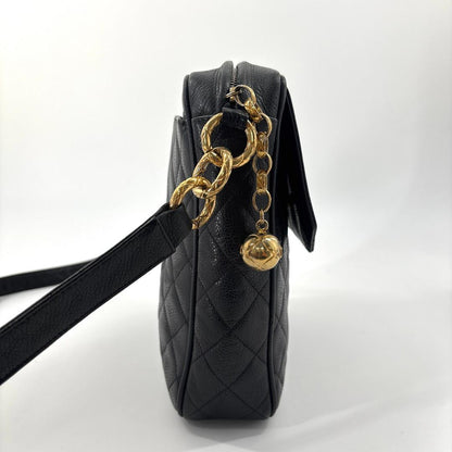 Chanel Super Caviar Leather Shoulder Bag Black Gold — view 4