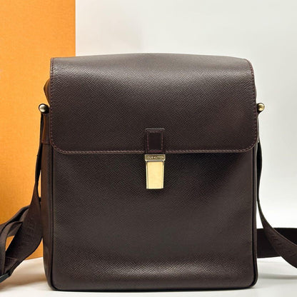 Louis Vuitton Taiga Yaranga Shoulder Bag Messenger Leather — view 2