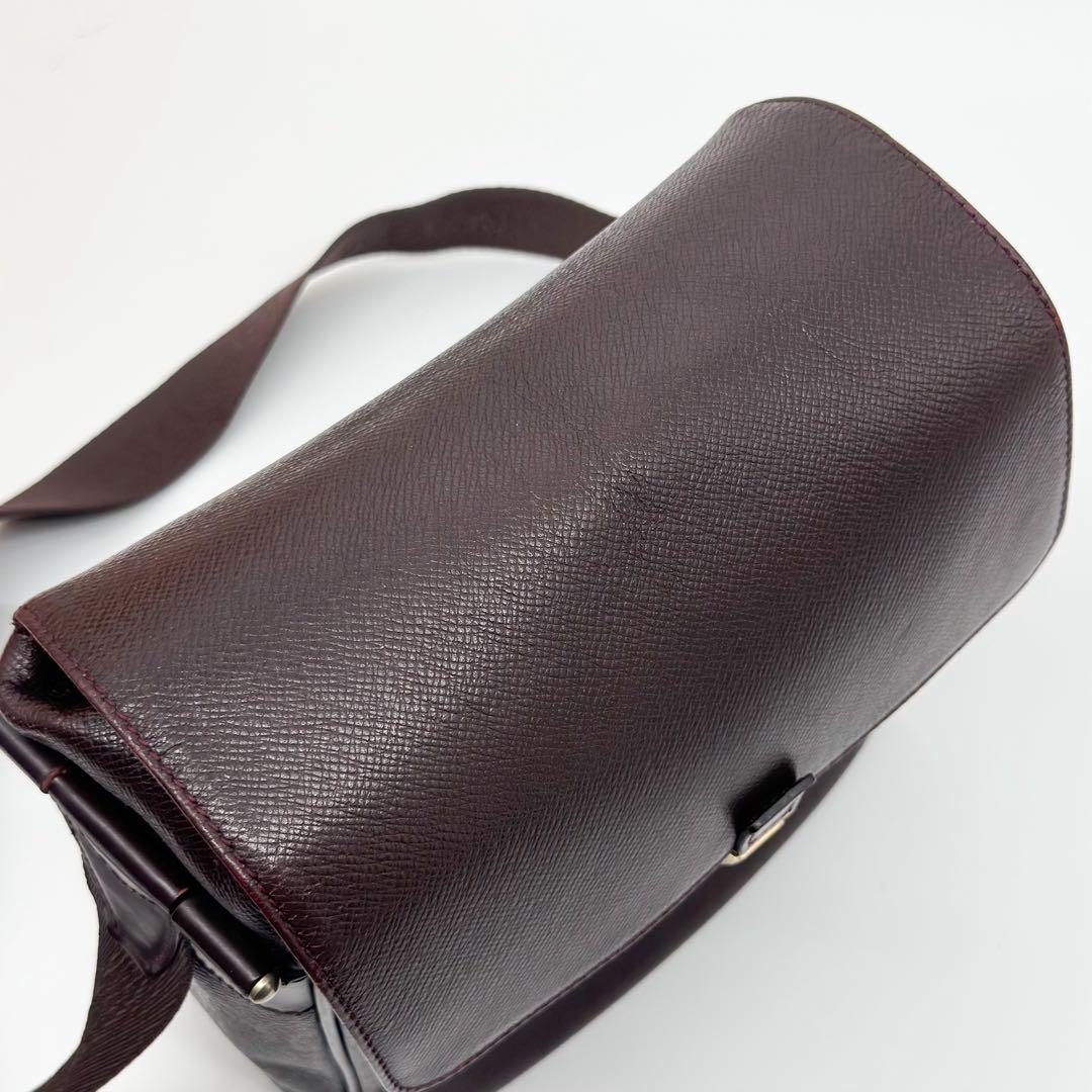 Louis Vuitton Taiga Yaranga Shoulder Bag Messenger Leather — view 8