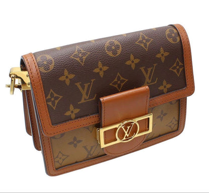 Louis Vuitton Dauphine Mini Shoulder Bag — view 4