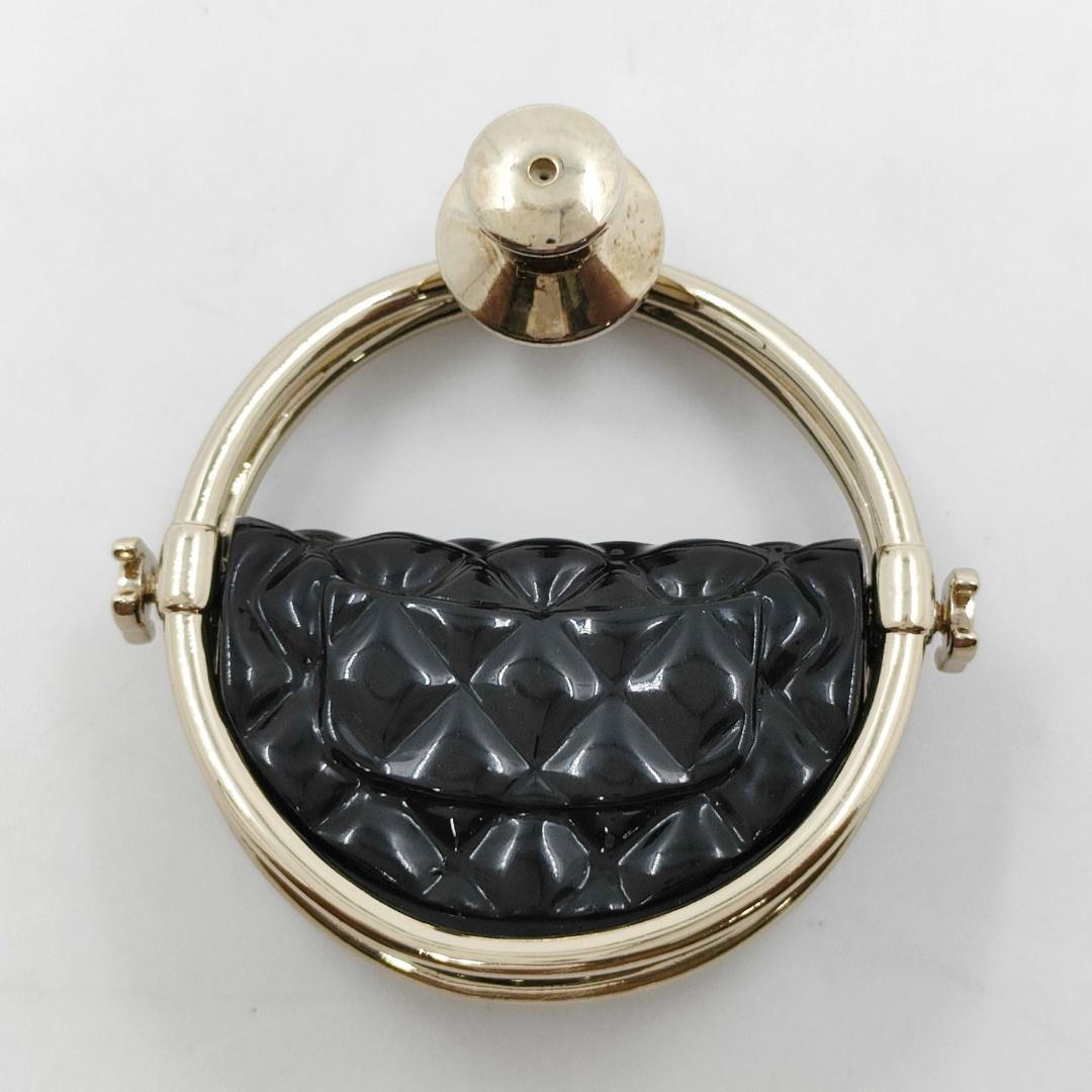 Chanel Brooch CC Logo Gold Quilted Bag — view 2