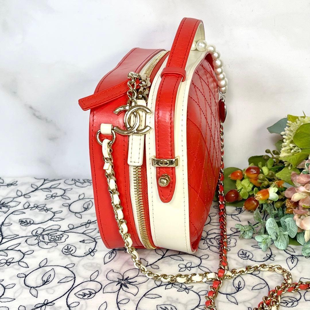 Chanel Camera Bag Quilted Chain — view 7