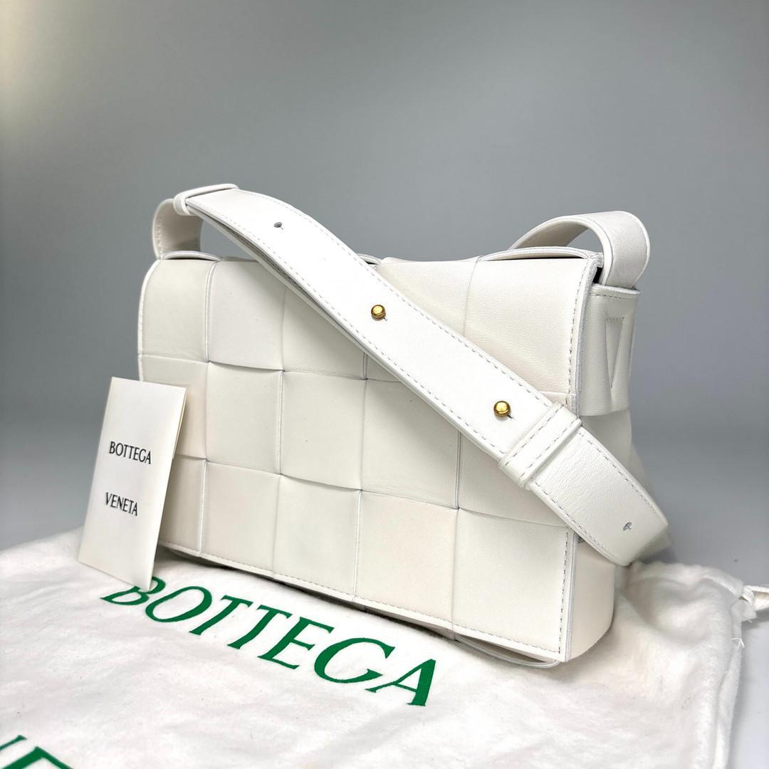 Bottega Veneta Cassette Maxi Intrecciato Shoulder Bag — view 2