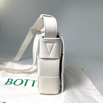 Bottega Veneta Cassette Maxi Intrecciato Shoulder Bag — view 4