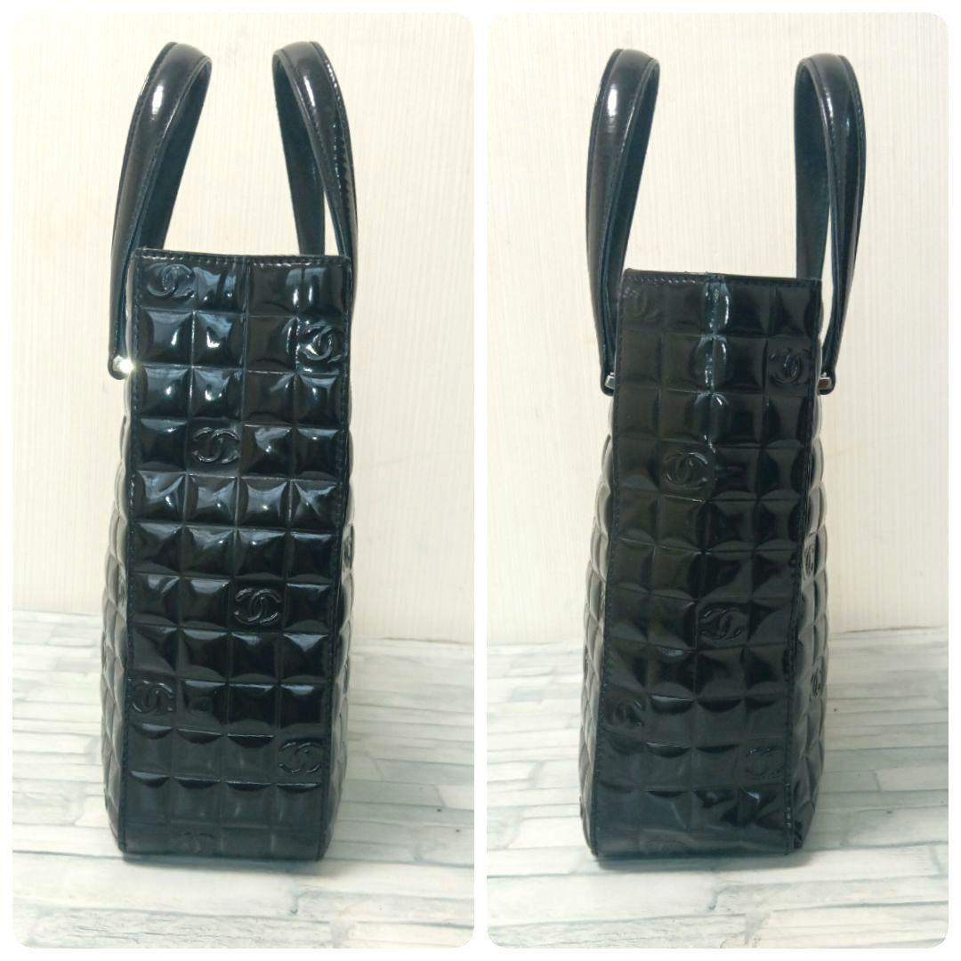Chanel Choco Bar Tote Enamel Black CC Logo — view 3