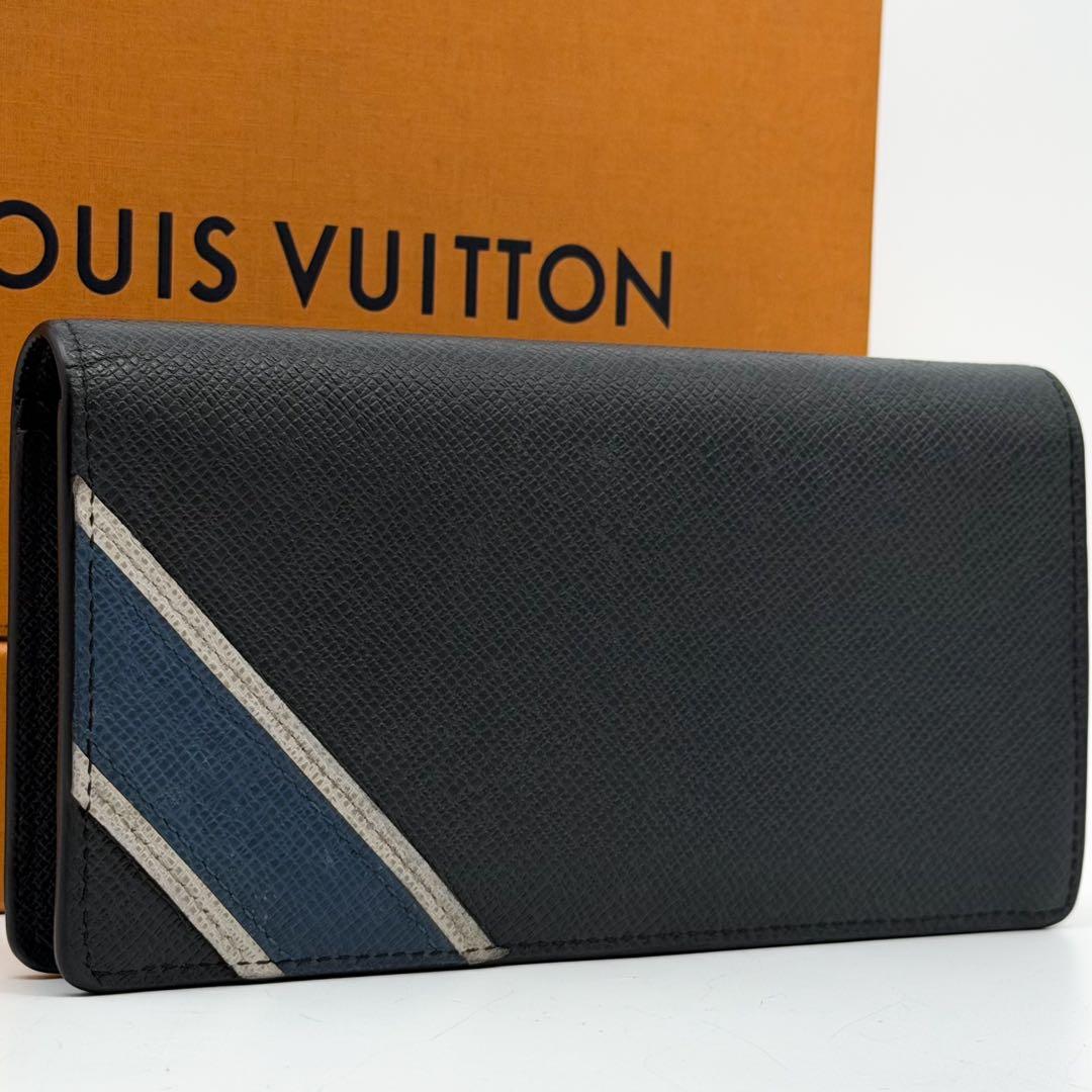 Louis Vuitton Portefeuille Brazza Taiga Wallet