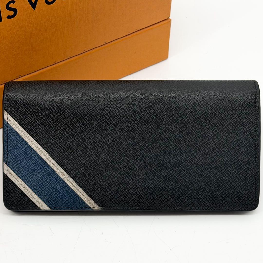 Louis Vuitton Portefeuille Brazza Taiga Wallet — view 2