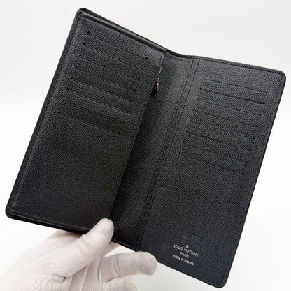 Louis Vuitton Portefeuille Brazza Taiga Wallet — view 6