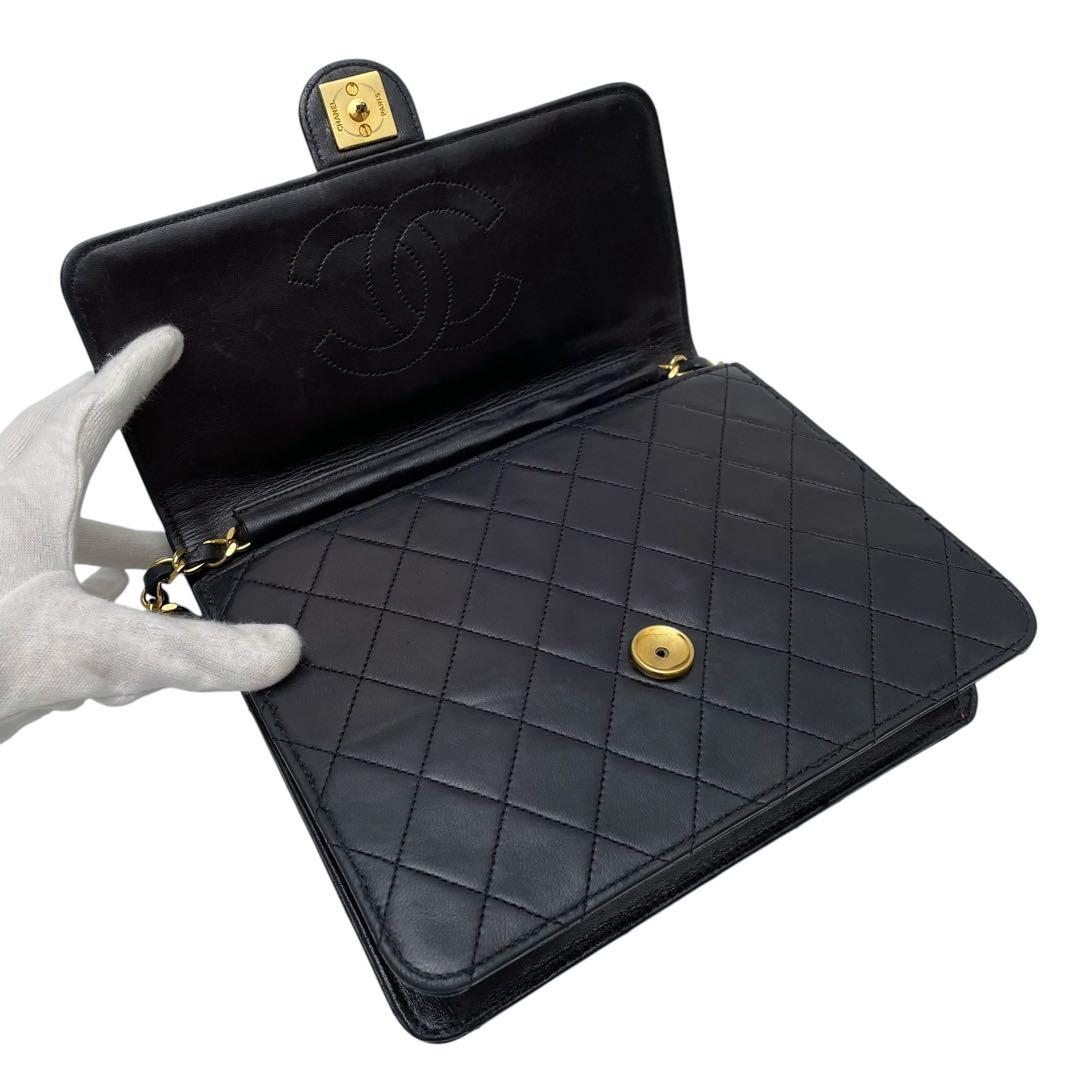 Chanel Quilted Lambskin CC Logo Chain Shoulder Bag Black — view 7