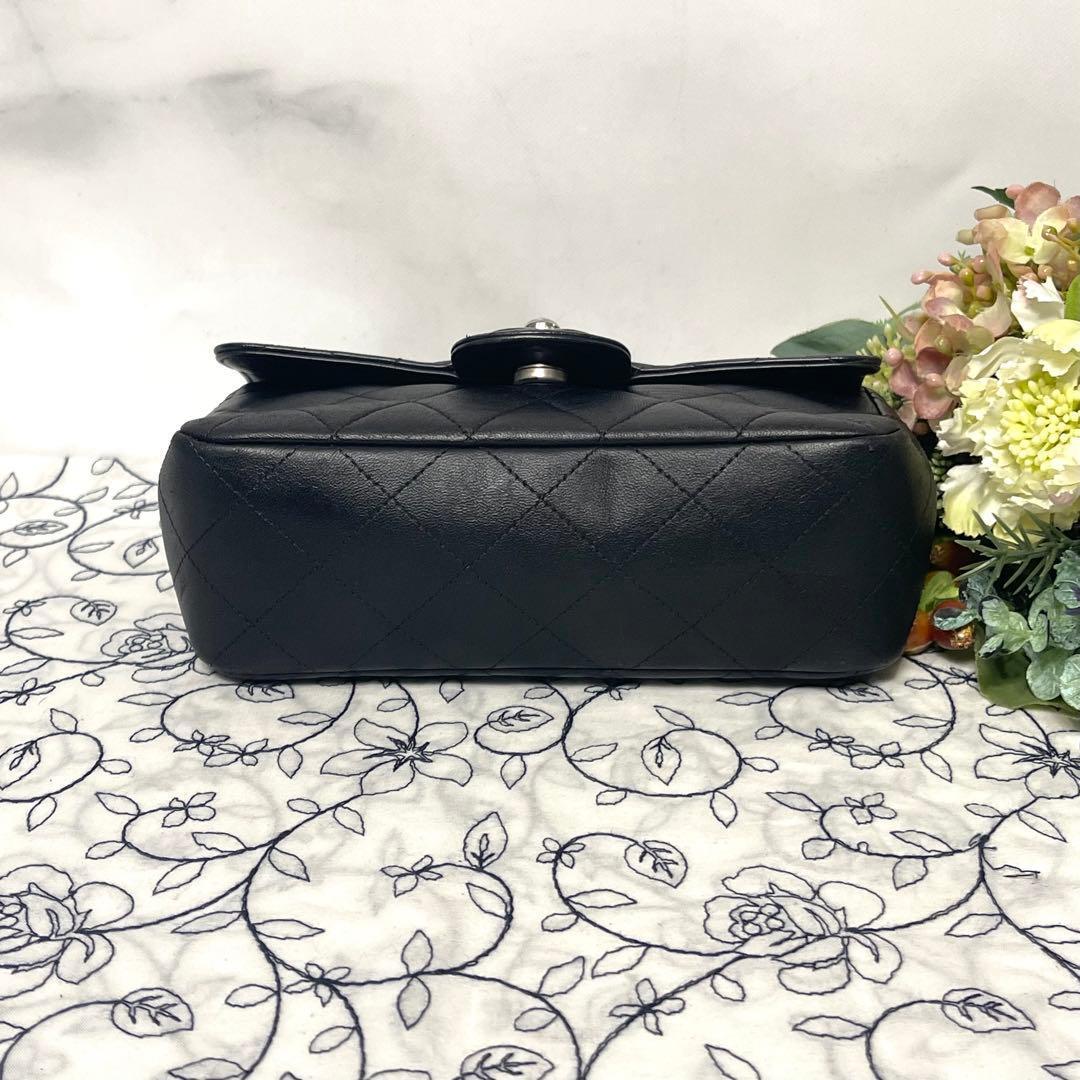 Chanel Double Flap Quilted Chain — view 8