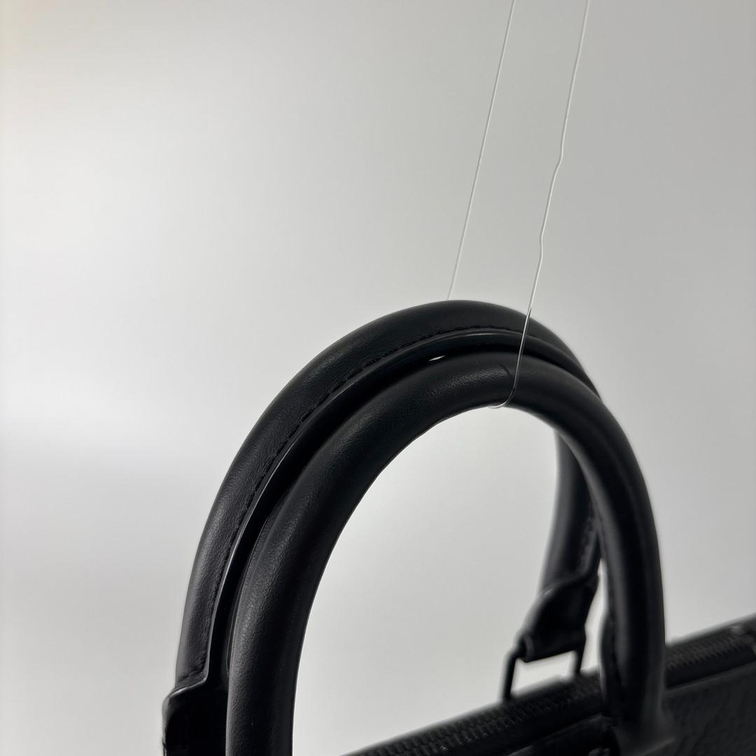 Louis Vuitton Taurillon Monogram Sac Plat Cross Tote Bag — view 6