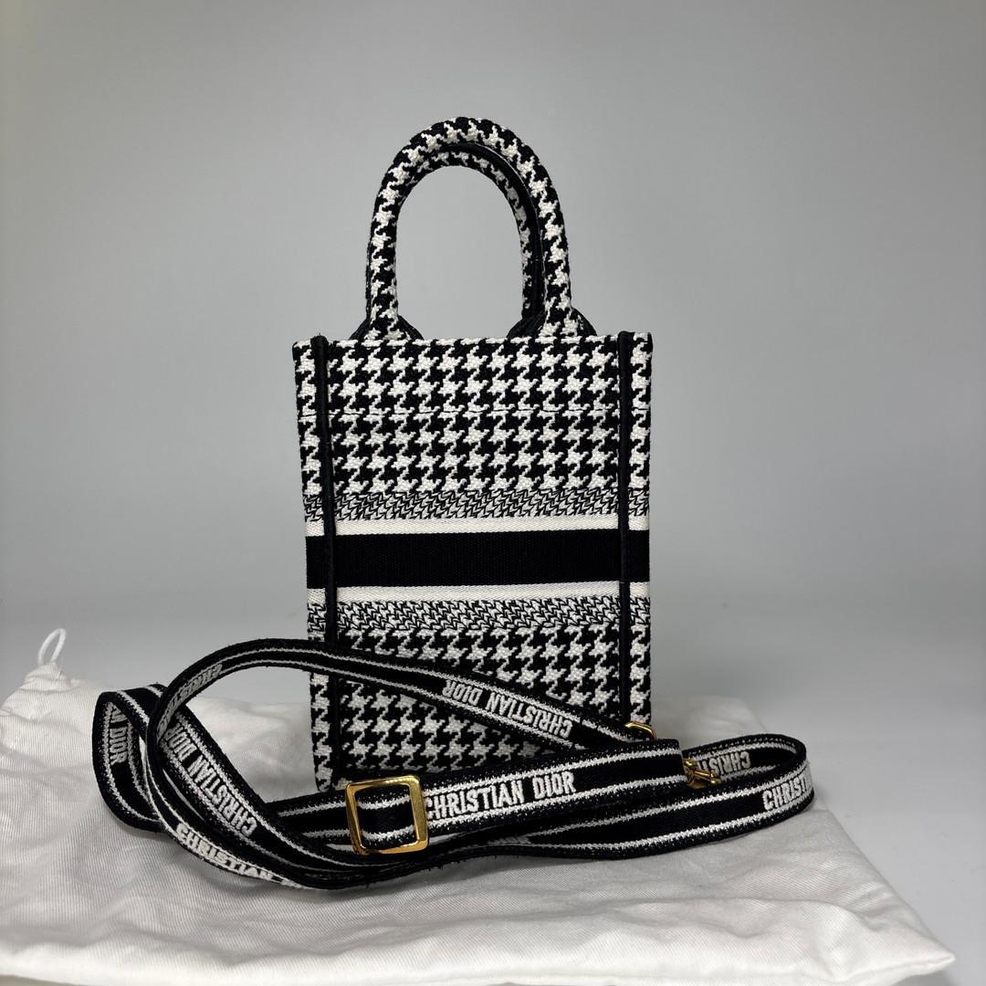 Dior Book Tote Vertical Shoulder — view 5