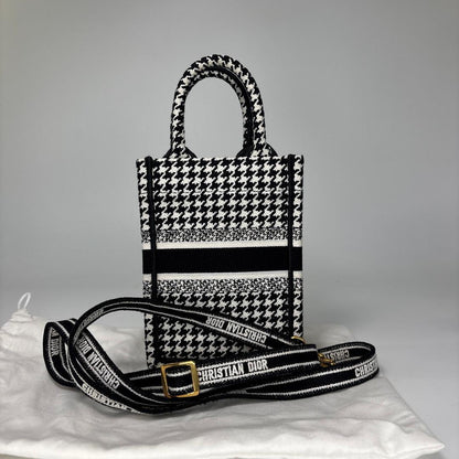 Dior Book Tote Vertical Shoulder — view 5