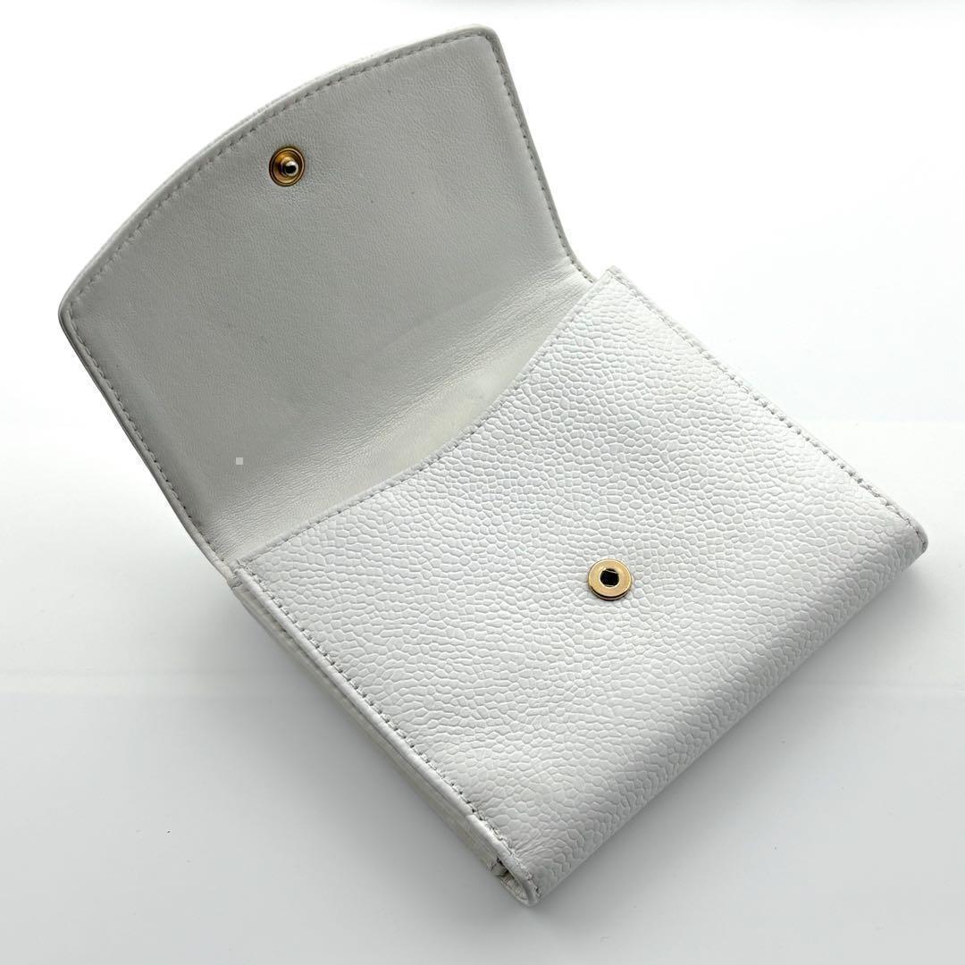 Chanel Wallet Jumbo CC Logo Caviar Hook Bifold — view 3
