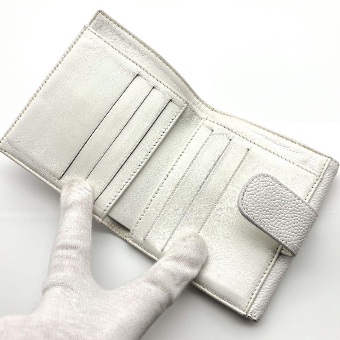 Chanel Wallet Jumbo CC Logo Caviar Hook Bifold — view 5
