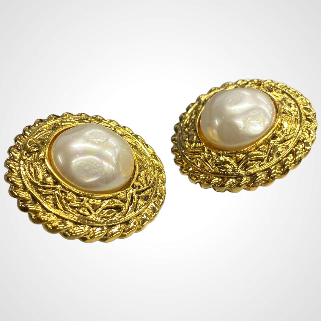 Chanel Faux Pearl Gold Earrings F_090