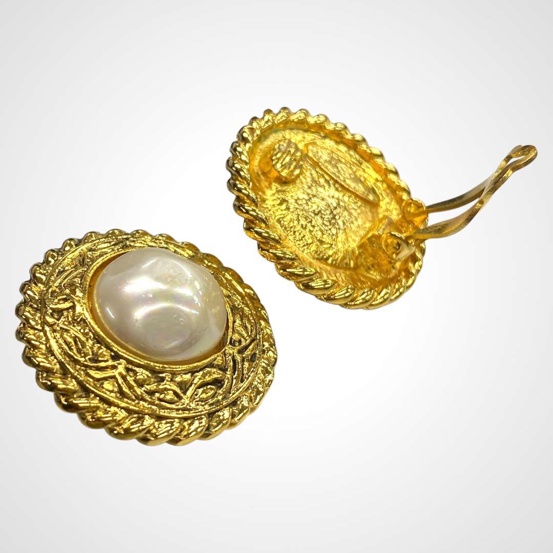 Chanel Faux Pearl Gold Earrings F_090