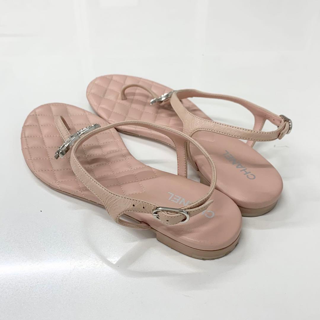 Chanel CC Logo Quilted Leather Thong Sandals Pink — view 4