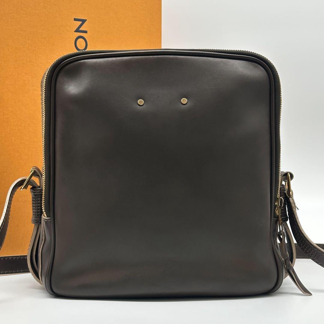 Louis Vuitton Trotteur GM Cuir Bequia Shoulder — view 4