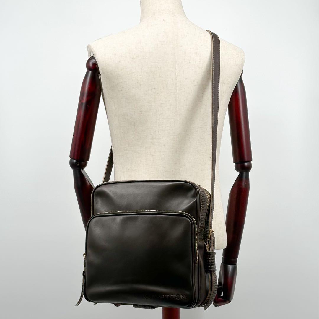 Louis Vuitton Trotteur GM Cuir Bequia Shoulder — view 5