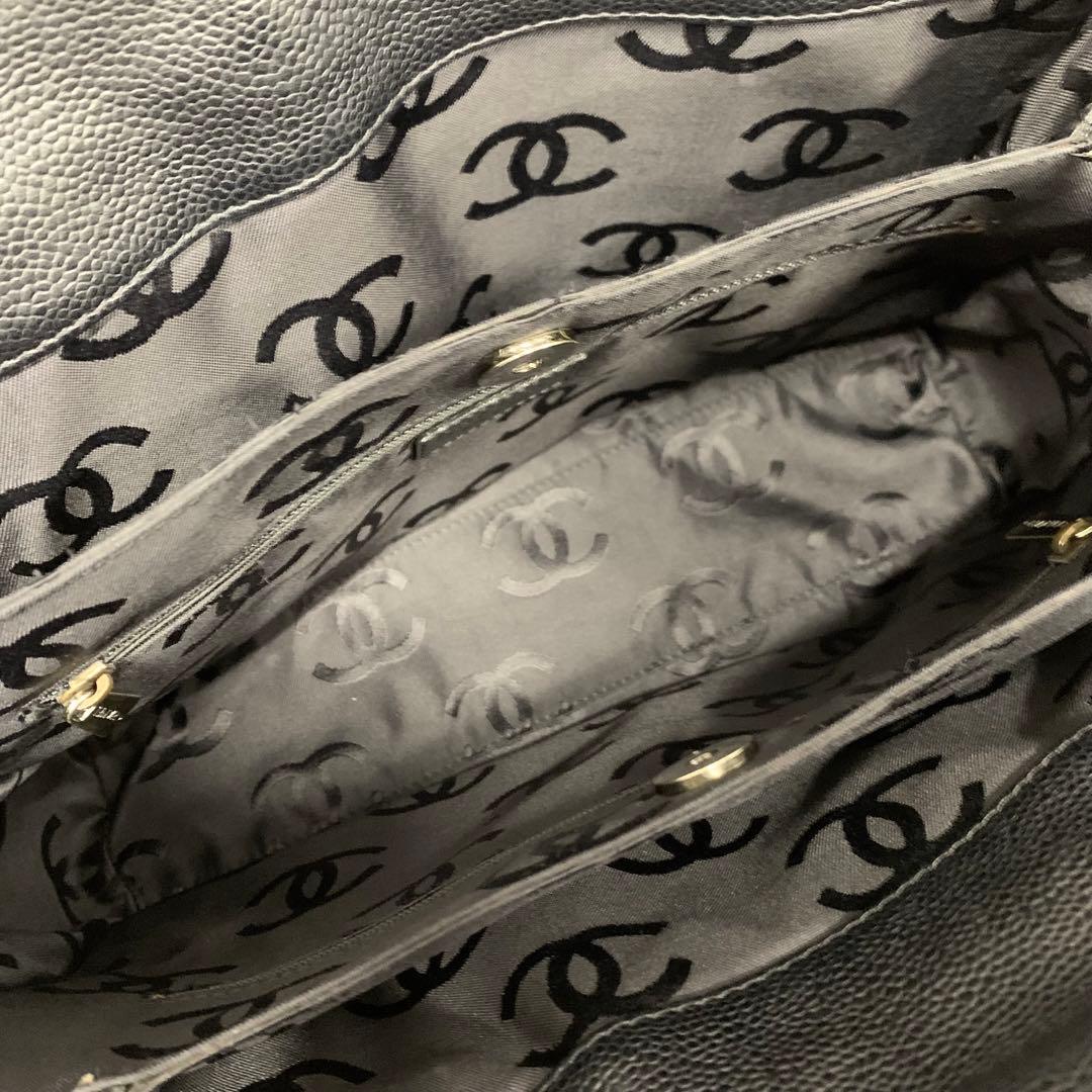 Chanel Caviar Leather CC Logo Tote Black — view 6