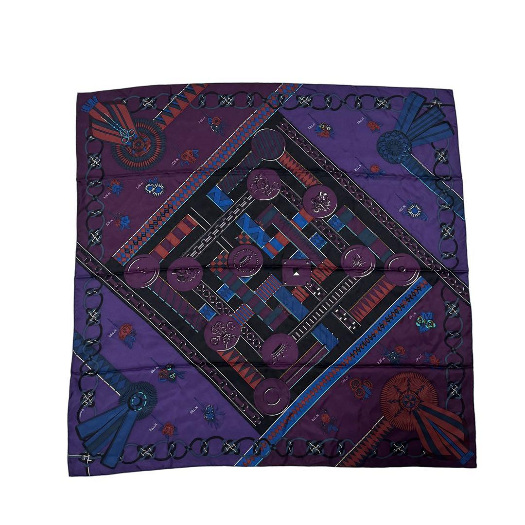 Hermes Carre 90 Flots Fleurs Et Frontaux Scarf — view 2