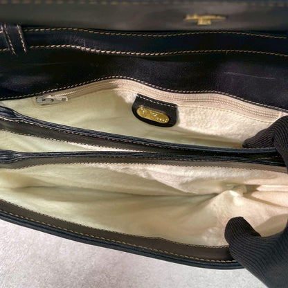 Gucci GG Shoulder Bag Black Leather Gold — view 5