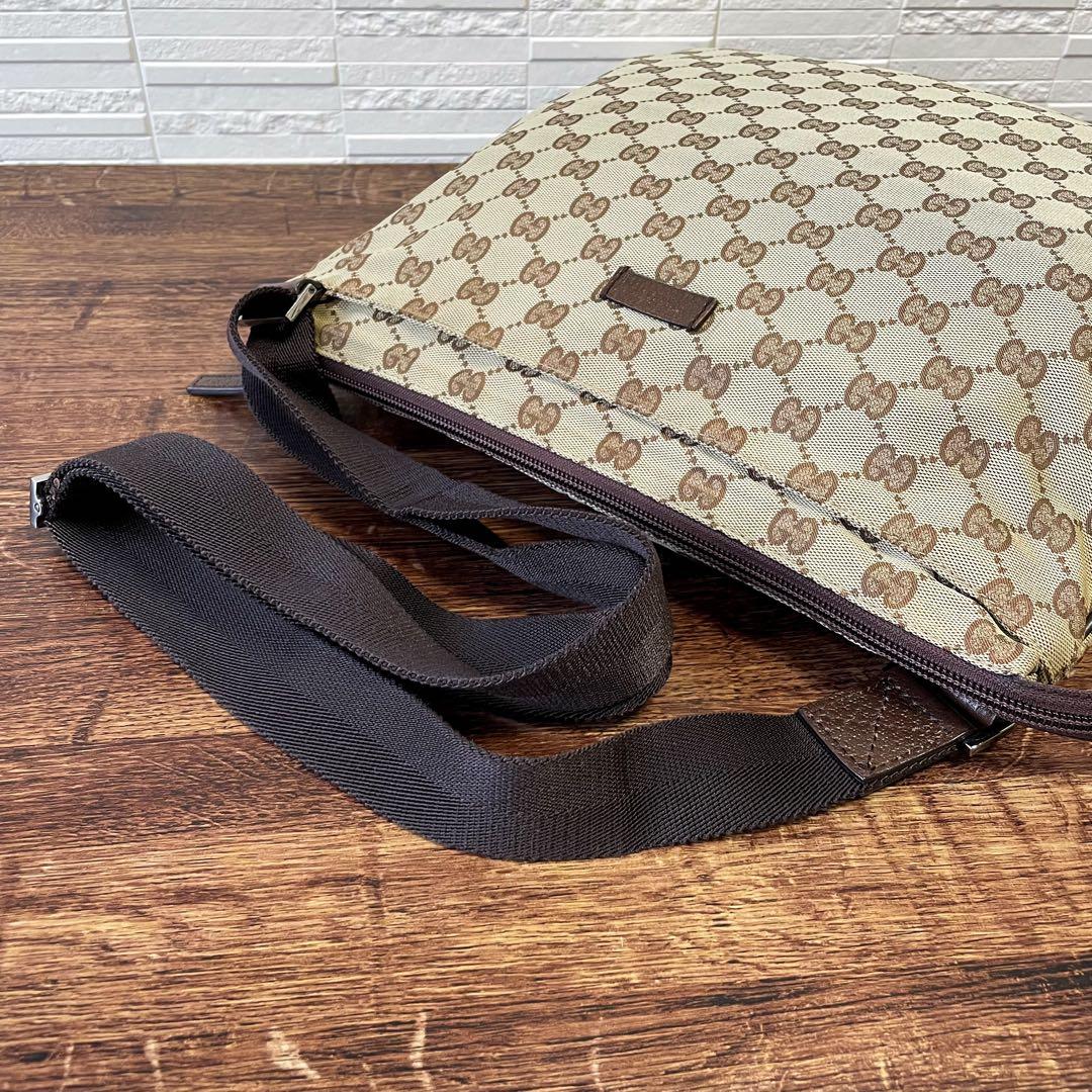 Gucci GG Canvas Nylon Shoulder Bag Brown Large — view 6
