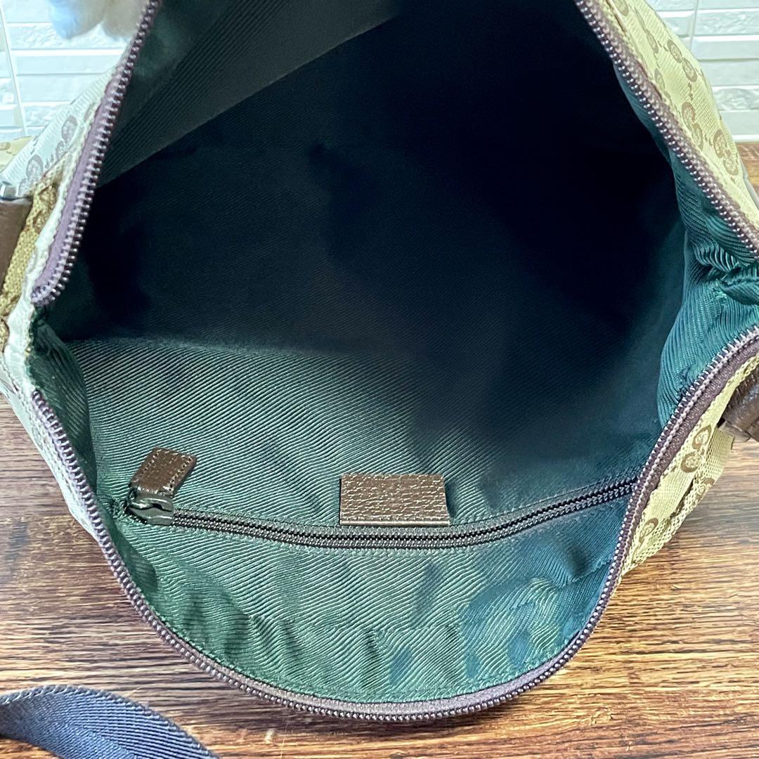 Gucci GG Canvas Nylon Shoulder Bag Brown Large — view 7
