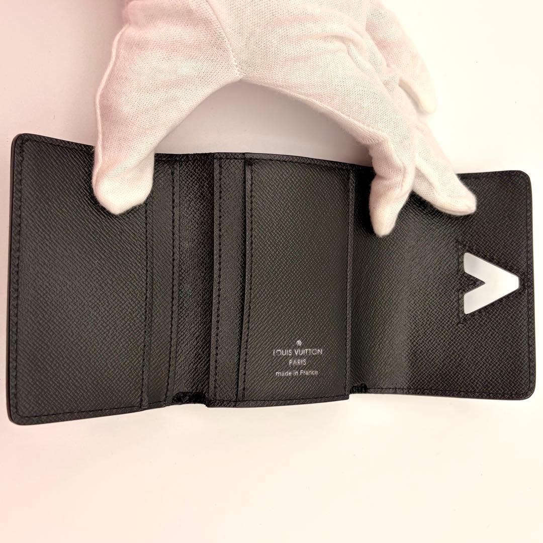 Louis Vuitton Wallet Epi Portefeuille Twist Compact XS Black — view 4