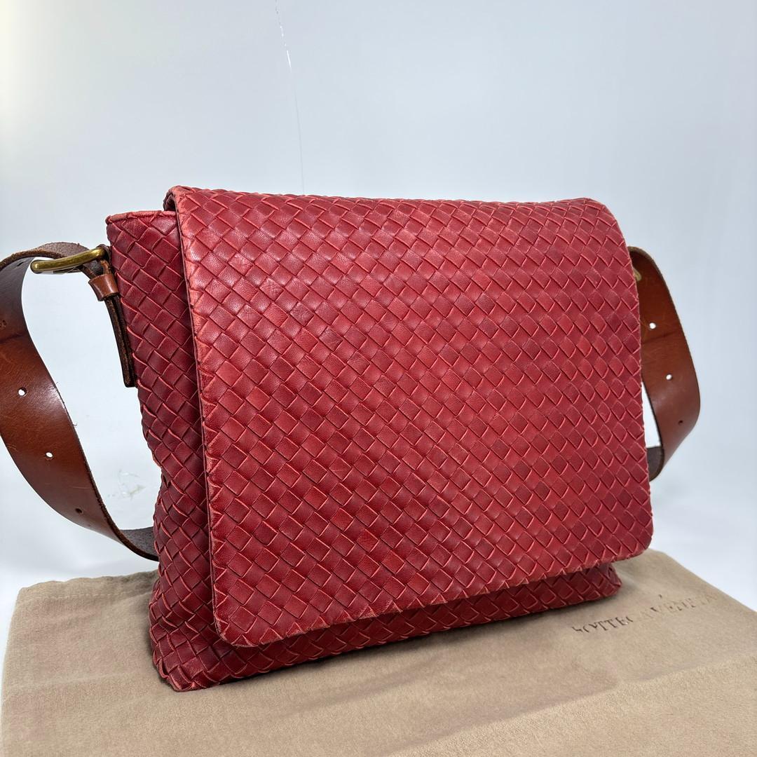 Bottega Veneta Intrecciato Shoulder Bag — view 3