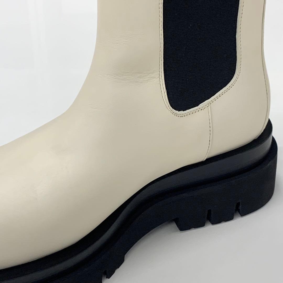 Unused Bottega Veneta Lug Chelsea Boots Side Gore Middle Boots