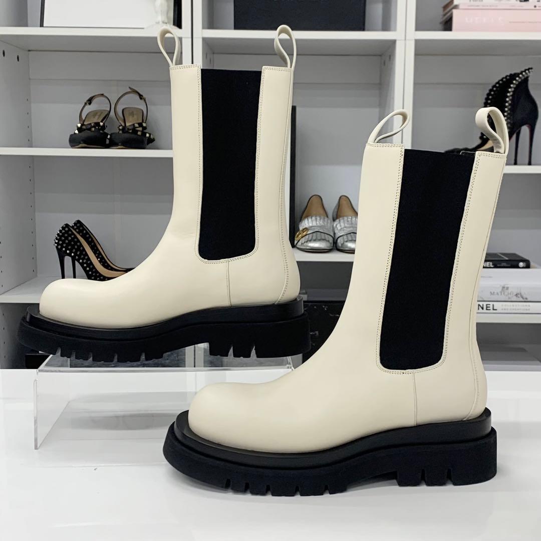 Unused Bottega Veneta Lug Chelsea Boots Side Gore Middle Boots