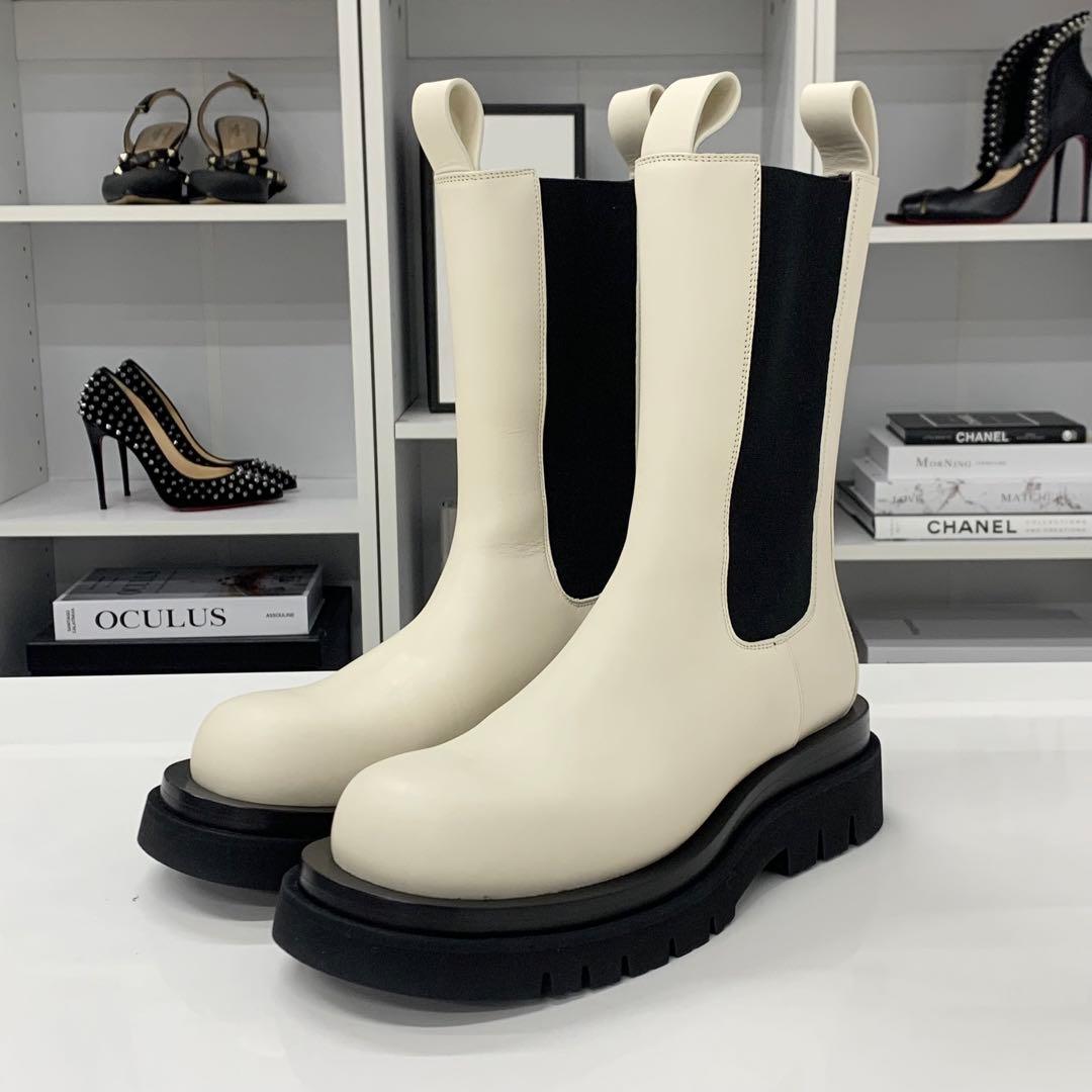 Unused Bottega Veneta Lug Chelsea Boots Side Gore Middle Boots