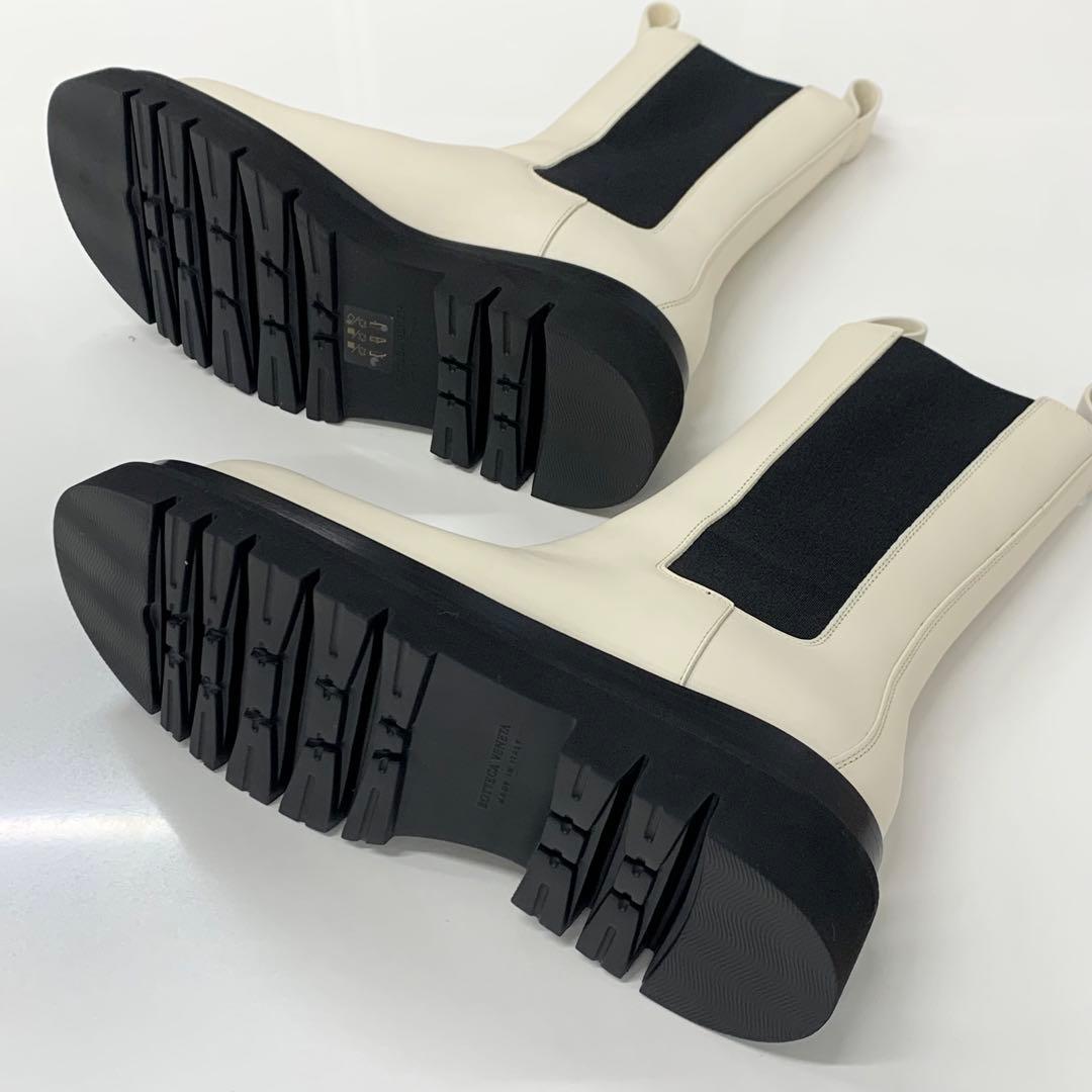 Unused Bottega Veneta Lug Chelsea Boots Side Gore Middle Boots