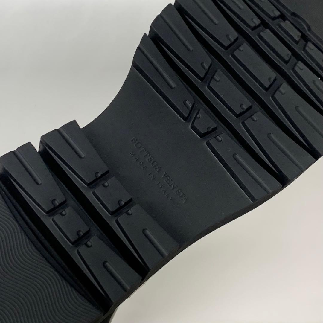 Unused Bottega Veneta Lug Chelsea Boots Side Gore Middle Boots